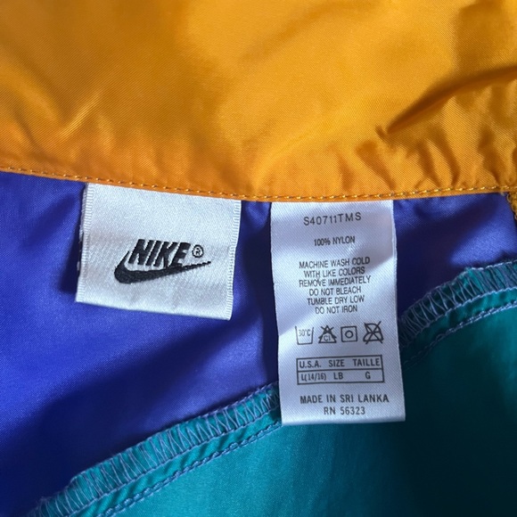 Nike Windbreaker Vintage Style - Picture 3 of 5